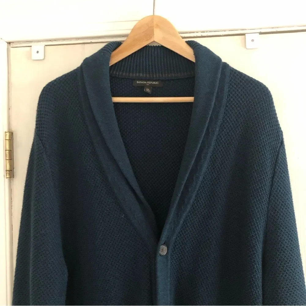 Banana Republic 100% cotton heavy weight button down cardigan academic style